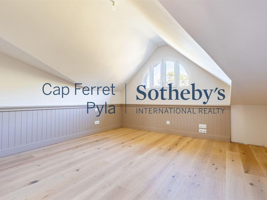 Apartment cap-ferret