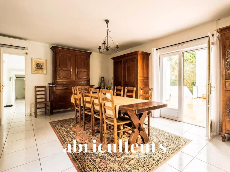 Maison Carignan-de-Bordeaux - 5 chambres - 236m²