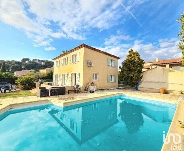 Vente Villa Carqueiranne : 940 000€