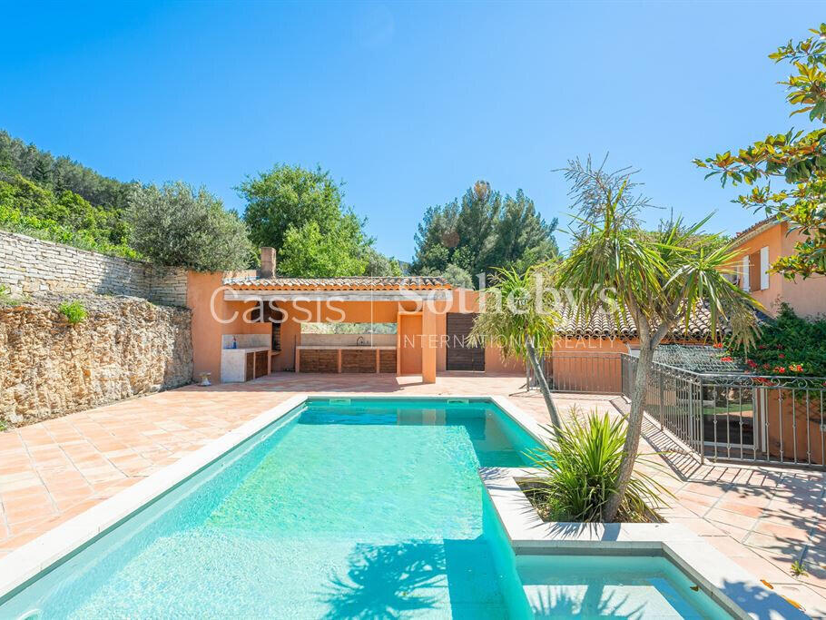 House Cassis