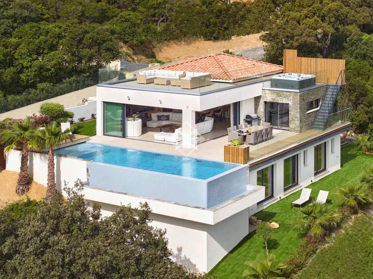 Villa Cavalaire-sur-Mer - 5 bedrooms - 240m²