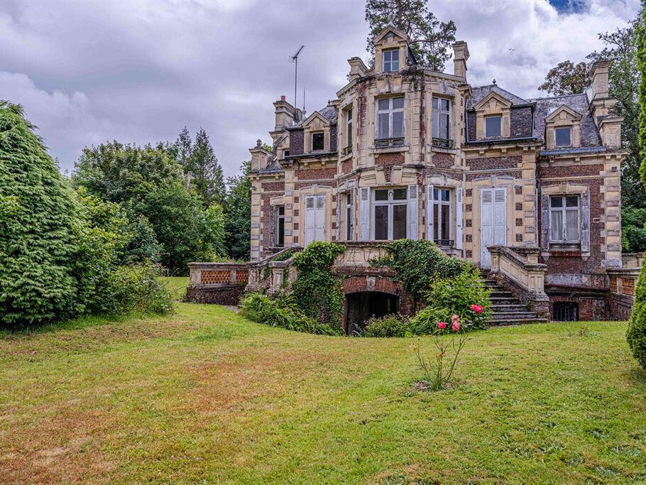 Castle Cerisy-la-Forêt