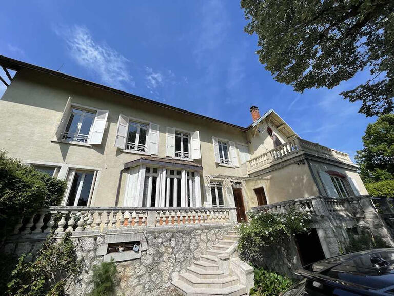 House Ceyzérieu - 8 bedrooms - 430m²