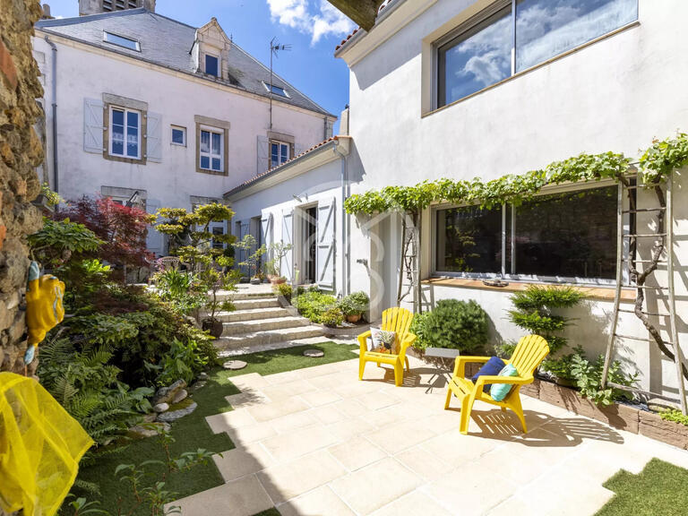 Maison Challans - 7 chambres - 300m²