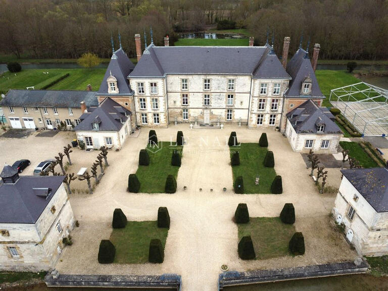 Castle Châlons-en-Champagne - 23 bedrooms - 1535m²