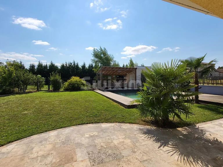 Villa Charnay-lès-Mâcon - 5 chambres - 160m²