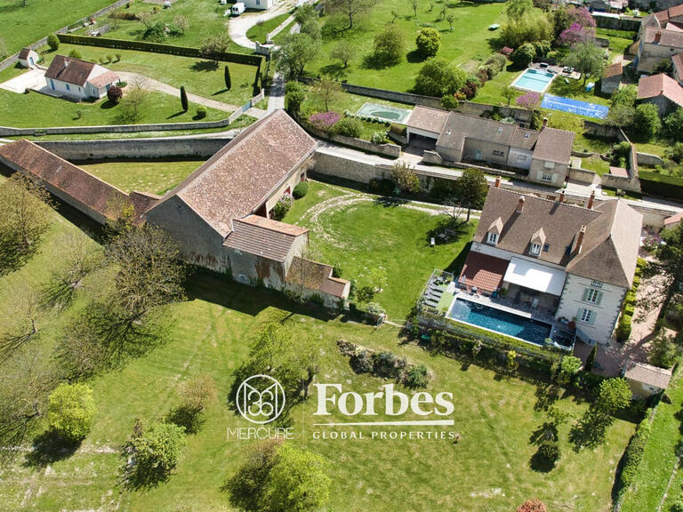 House Charroux - 5 bedrooms - 585m²