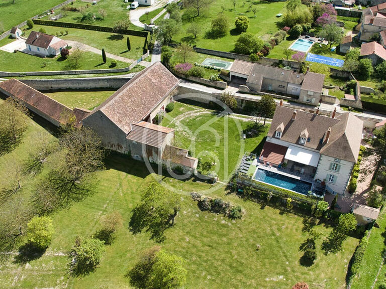 Maison Charroux - 5 chambres - 585m²