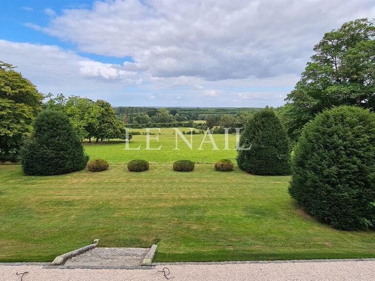 Castle Chateau-du-Loir - 15 bedrooms - 680m²