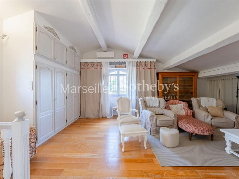 Maison Chateau-gombert - 5 chambres - 248m²