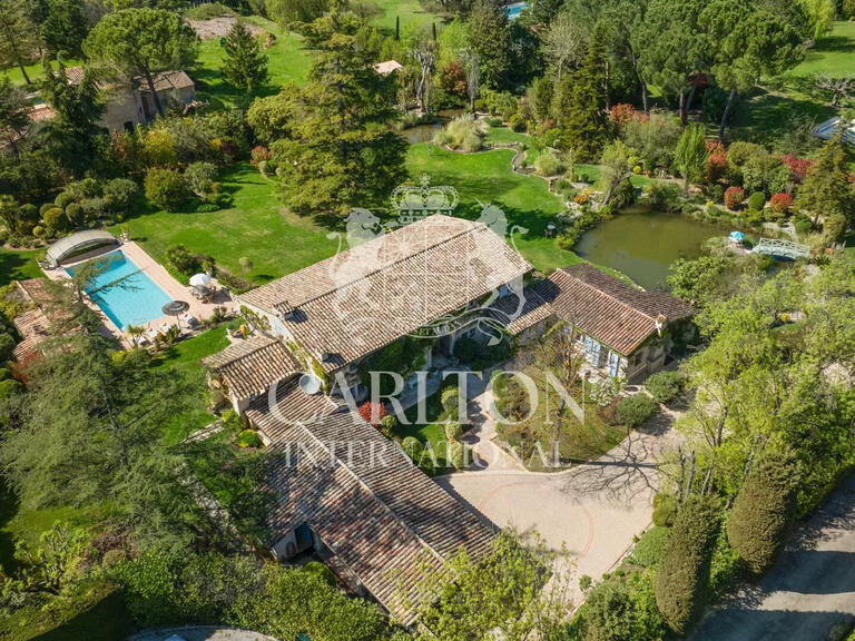 Maison Châteauneuf-Grasse - 6 chambres - 338m²