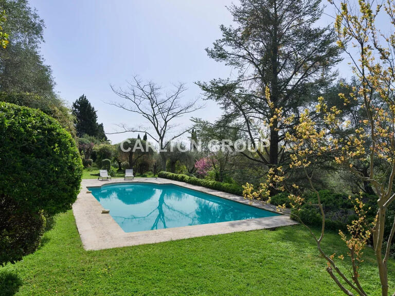 Maison Châteauneuf-Grasse - 9 chambres - 415m²