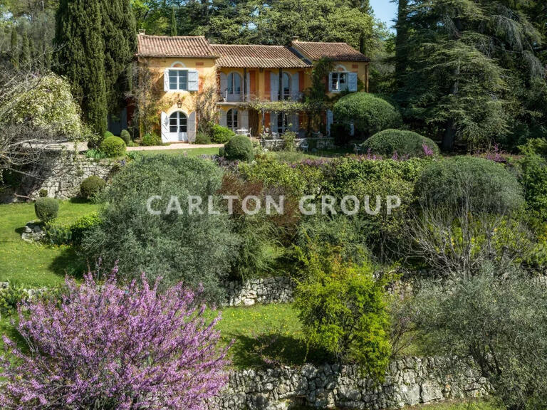 Maison Châteauneuf-Grasse - 9 chambres - 415m²