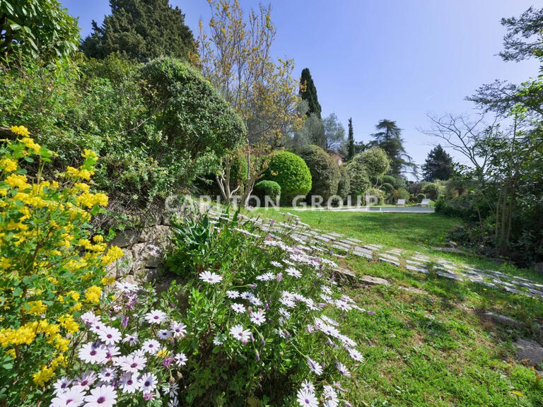 Maison Châteauneuf-Grasse - 9 chambres - 415m²