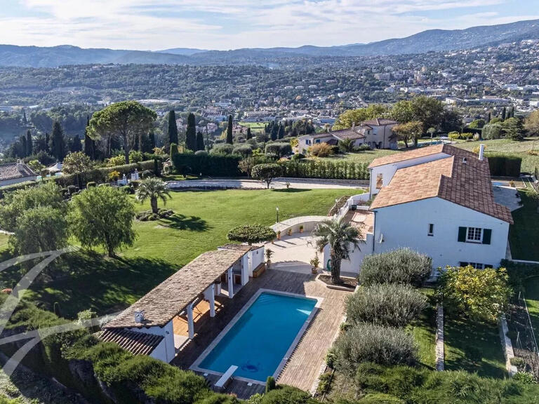 Maison Châteauneuf-Grasse - 4 chambres - 335m²