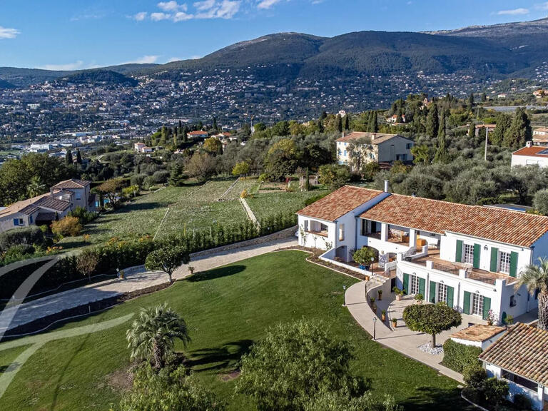 Maison Châteauneuf-Grasse - 4 chambres - 335m²