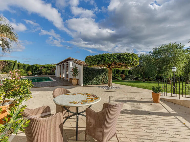 Maison Châteauneuf-Grasse - 4 chambres - 335m²