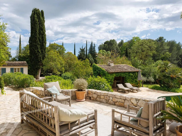 Maison Châteauneuf-Grasse - 5 chambres - 215m²