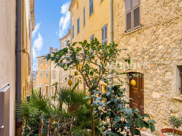 Maison Châteauneuf-Grasse - 3 chambres - 74m²