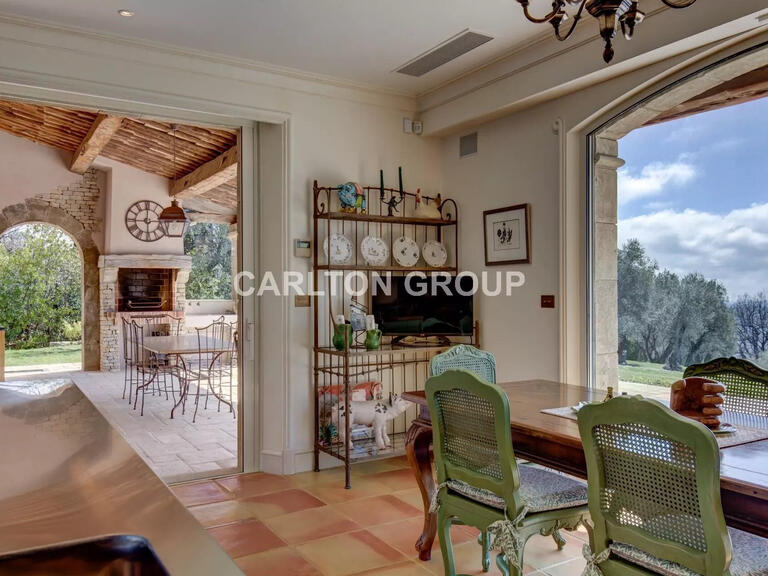 Vente Propriété Châteauneuf-Grasse - 6 chambres