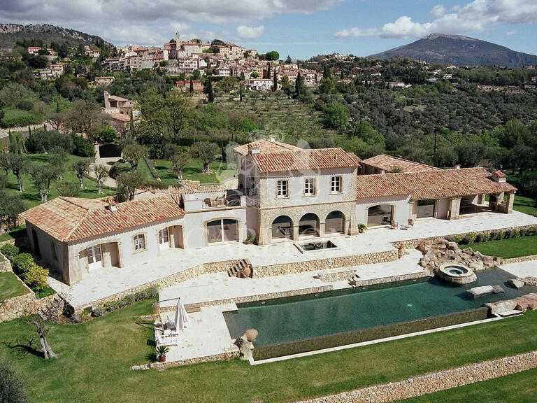 Propriété Châteauneuf-Grasse - 6 chambres - 625m²