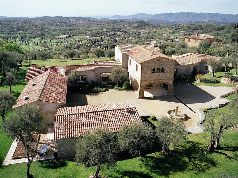 Propriété Châteauneuf-Grasse - 6 chambres - 625m²