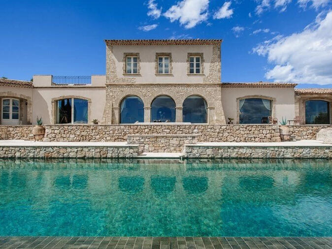 Propriété Châteauneuf-Grasse - 6 chambres - 625m²