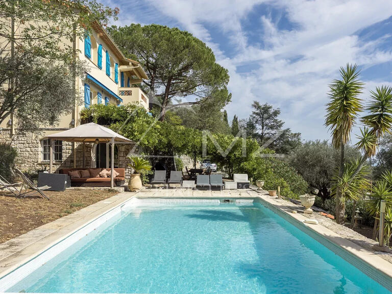 Villa Châteauneuf-Grasse - 5 chambres - 205m²