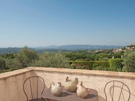 Villa Châteauneuf-Grasse - 4 bedrooms - 200m²