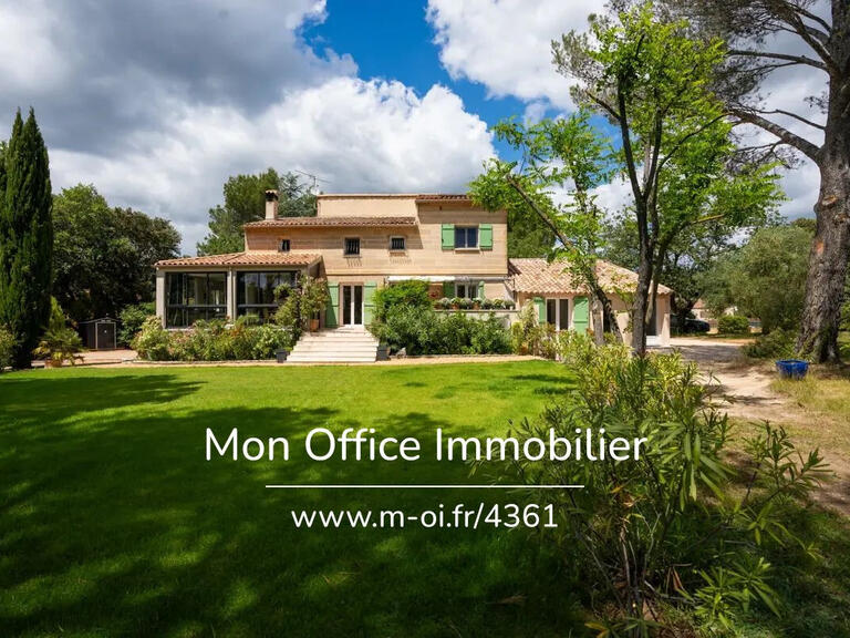 House Châteauneuf-le-Rouge - 7 bedrooms - 227m²