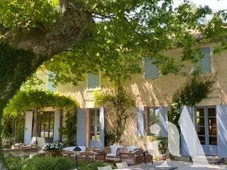 House Châteaurenard - 5 bedrooms - 60800m²