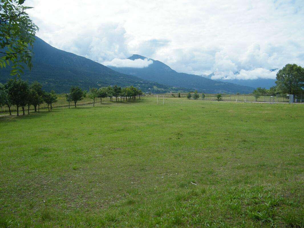 Land Châteauroux-les-Alpes