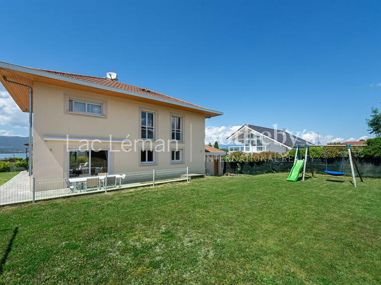 Maison Chens-sur-Léman - 3 chambres - 230m²