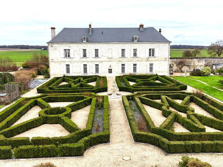 Castle Chinon - 16 bedrooms - 820m²