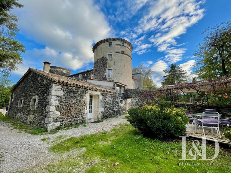 Château Chomérac - 16 chambres - 1560m²