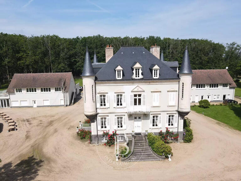 Castle Colombier - 10 bedrooms - 570m²