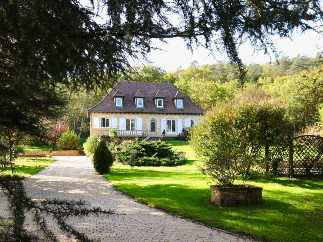 House Coly-Saint-Amand