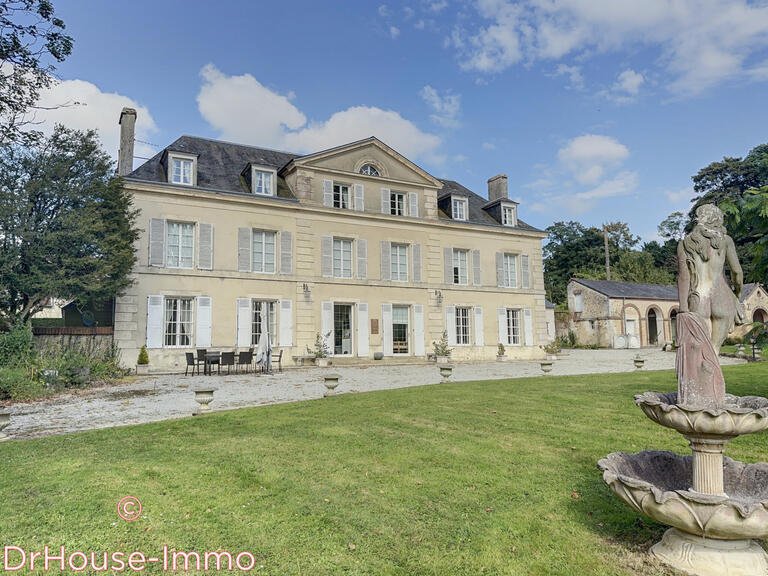 Castle Courgeoût - 6 bedrooms - 419m²