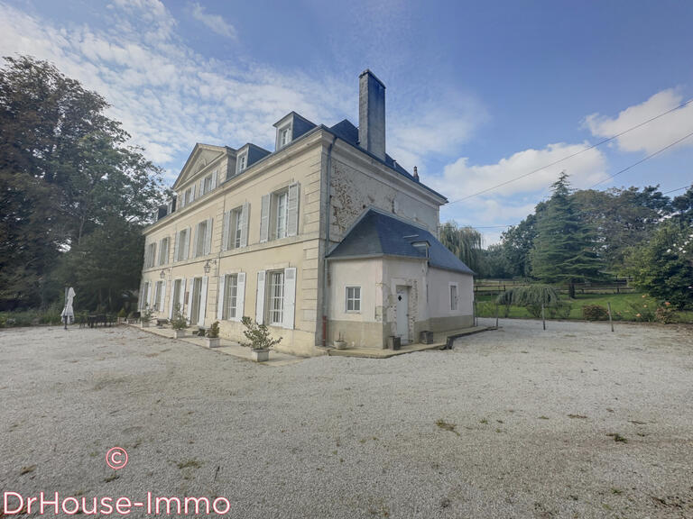 Castle Courgeoût - 6 bedrooms - 419m²