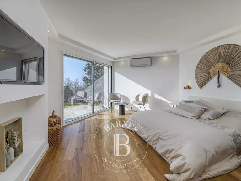 Maison Cranves-Sales - 4 chambres - 273m²