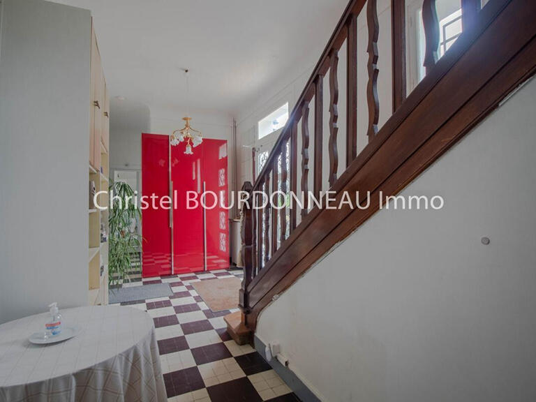 Vente Propriété Crécy-la-Chapelle - 9 chambres