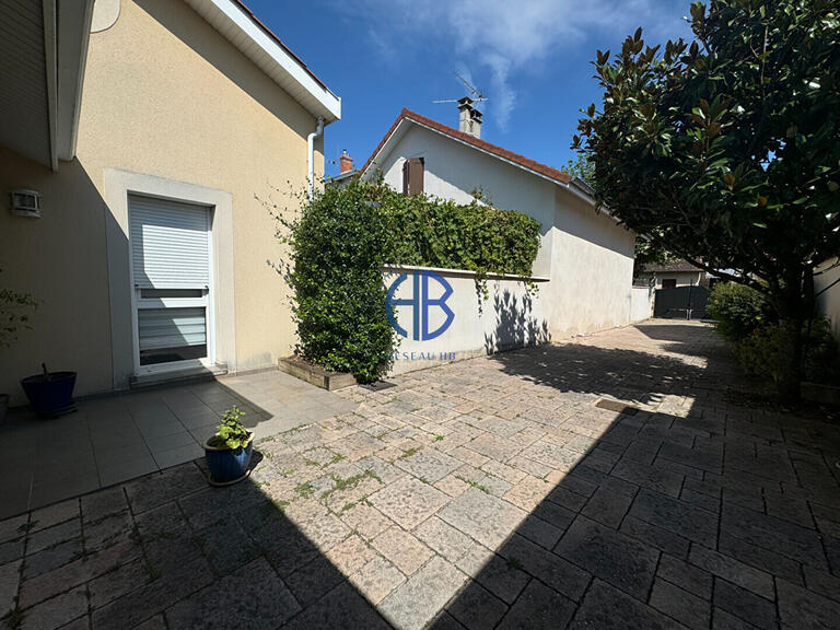 House Décines-Charpieu - 3 bedrooms - 119m²