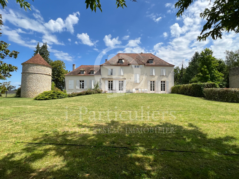 Maison Decize - 6 chambres - 313m²