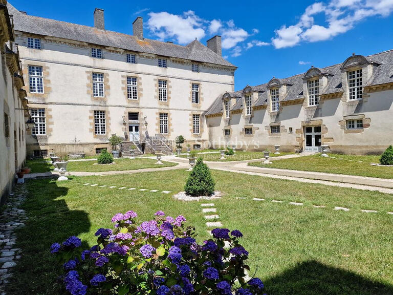 Château Dinan - 10 chambres - 1700m²