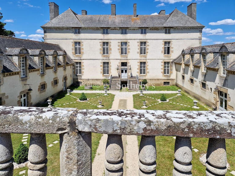 Château Dinan - 10 chambres - 1700m²