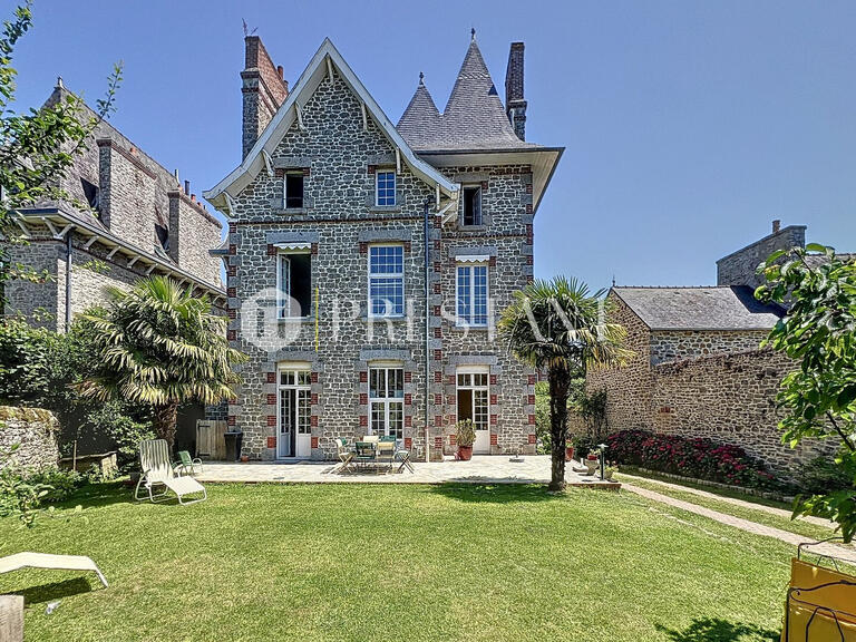 House Dinan - 8 bedrooms - 330m²