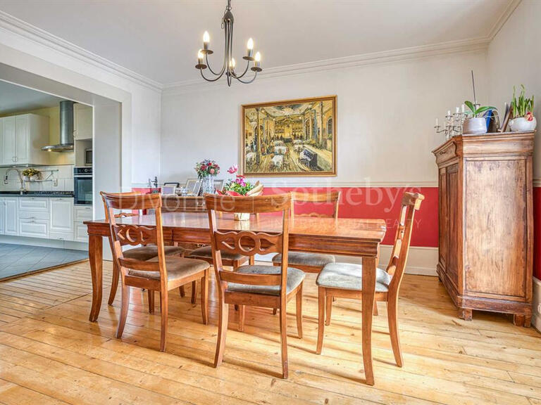 Maison Divonne-les-Bains - 5 chambres - 281m²