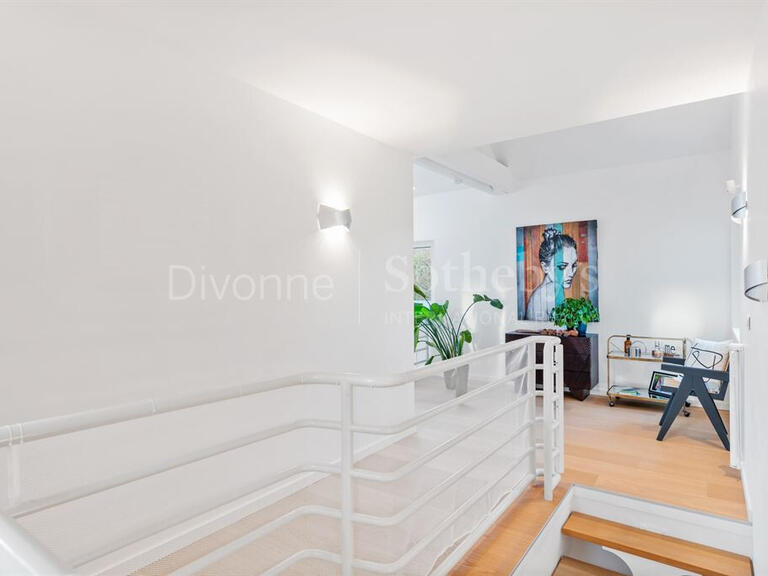 House Divonne-les-Bains - 4 bedrooms - 242m²