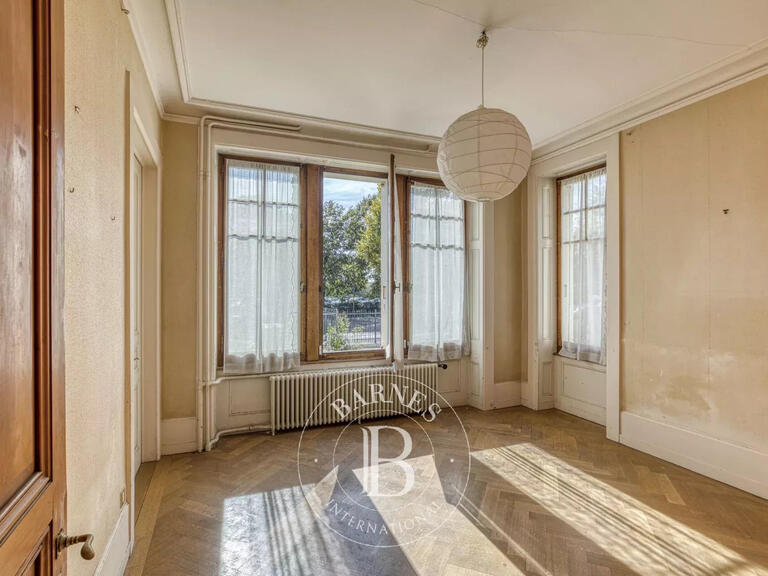 Maison Divonne-les-Bains - 7 chambres - 264m²