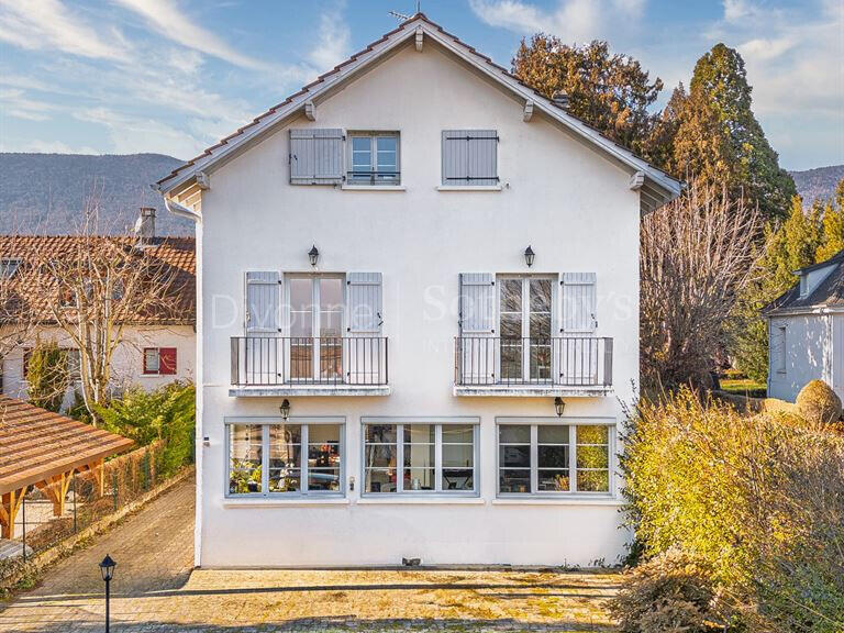 House Divonne-les-Bains - 5 bedrooms - 199m²